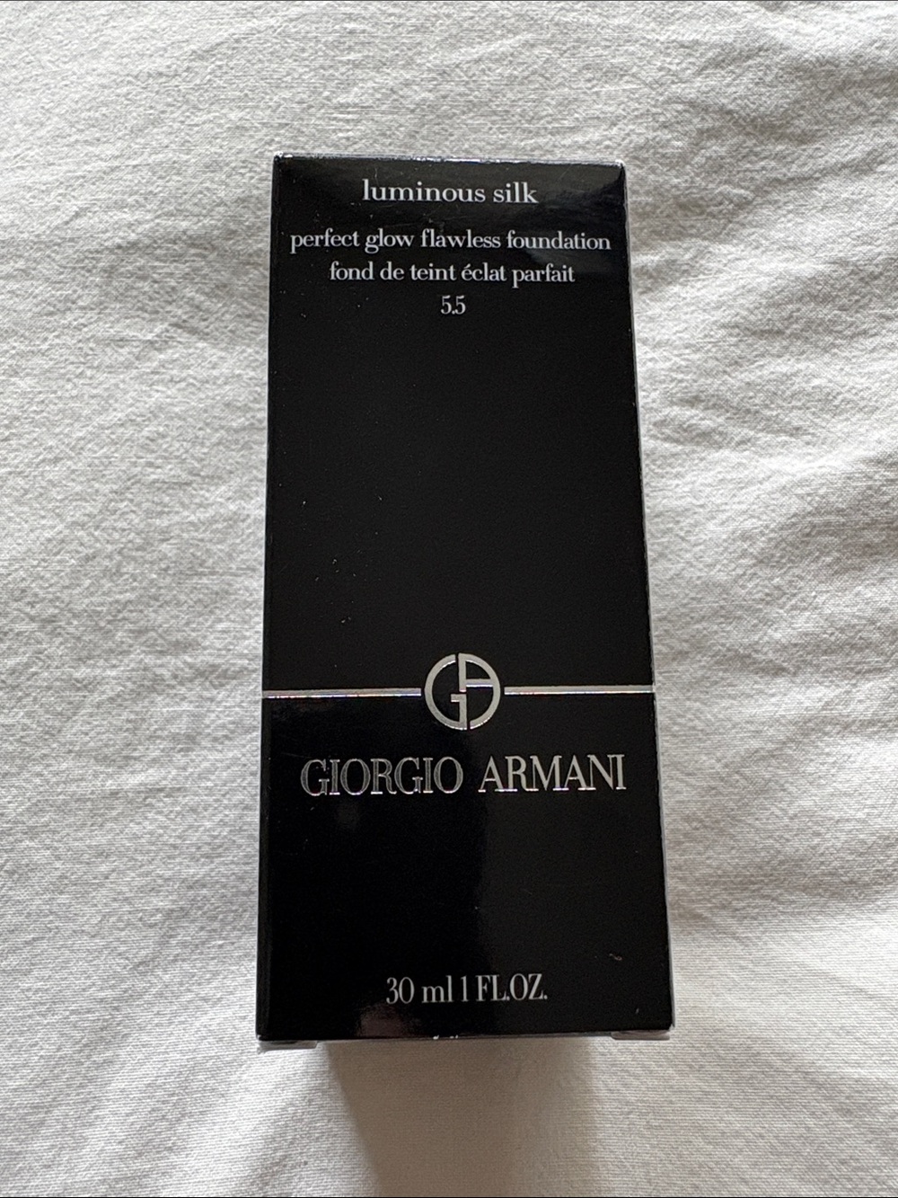 NWT Giorgio Armani Luminous Silk Perfect Glow Flawless Foundation (Shade 5.5)